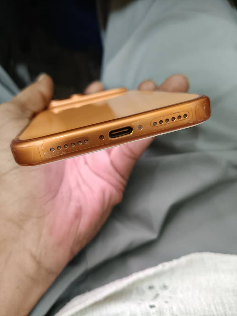 Apple iPhone 17 Pro Max 4