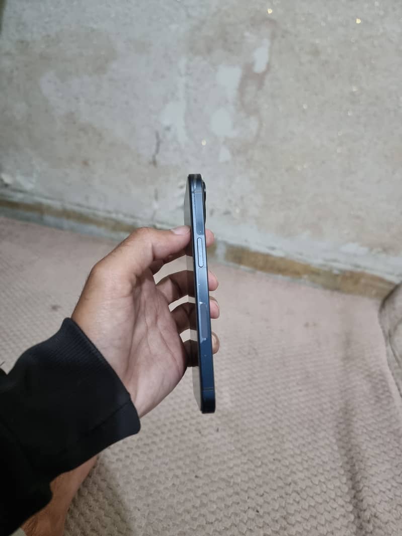Apple iPhone 13 3