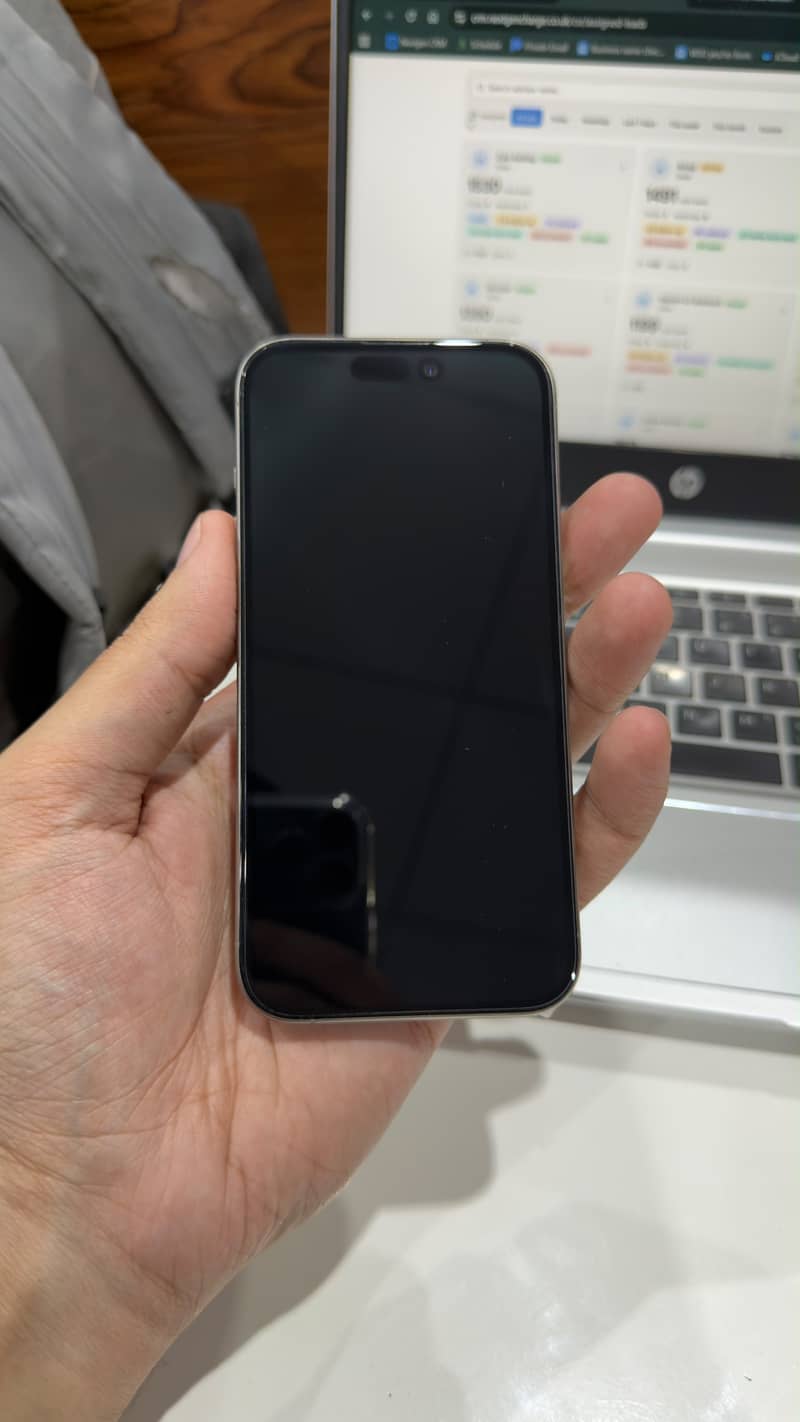 Apple iPhone 15 Pro 3