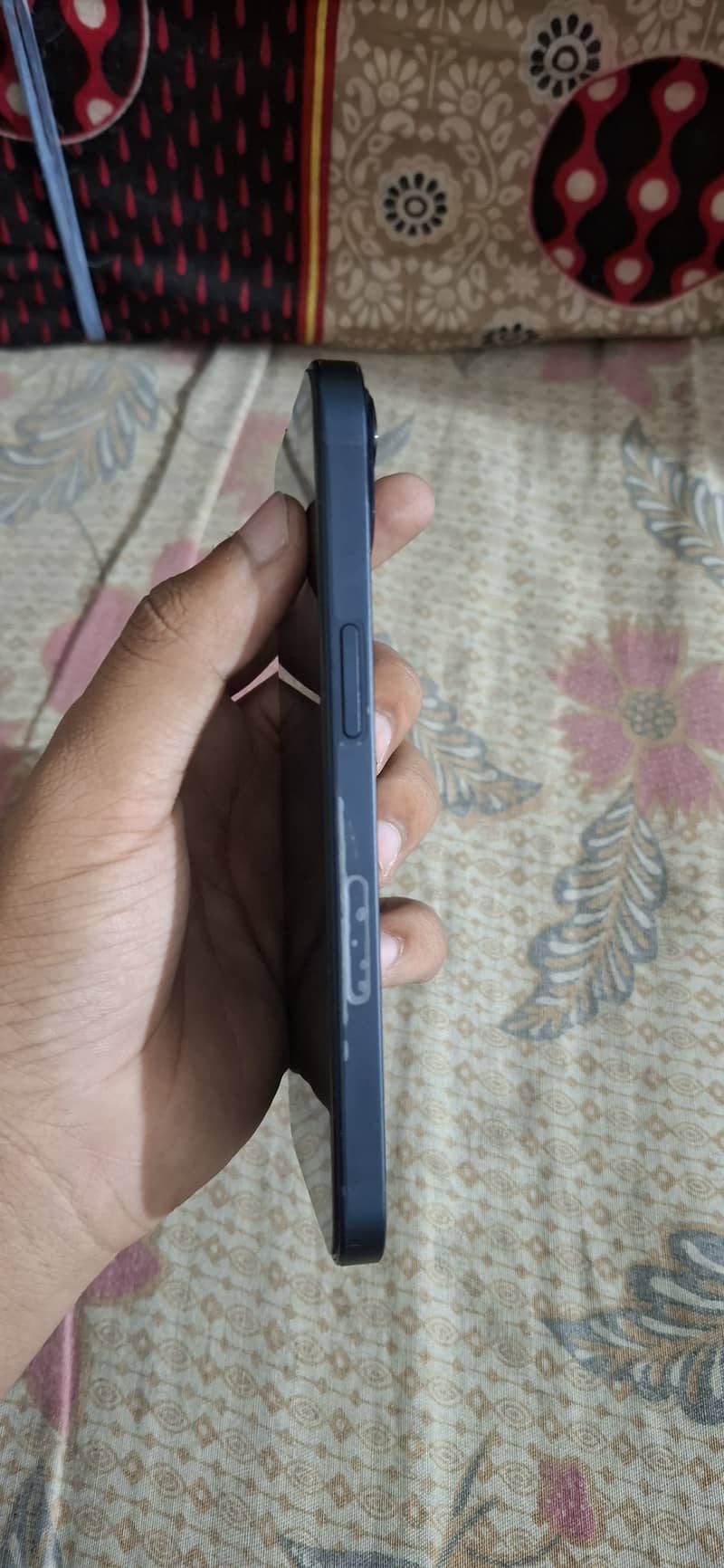Apple iPhone 13 1