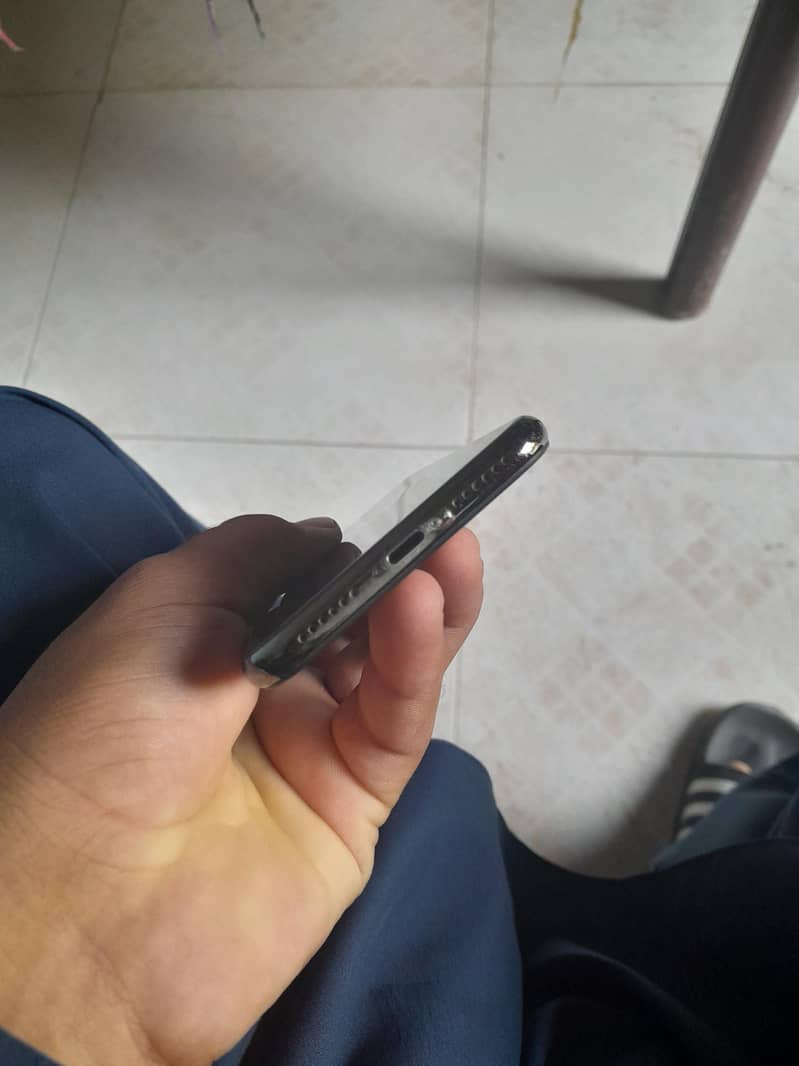 Apple iPhone X 1