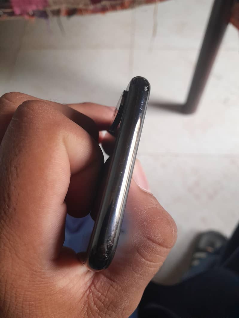 Apple iPhone X 3