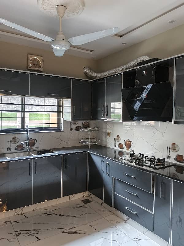 Central Block Beautiful Portion 12