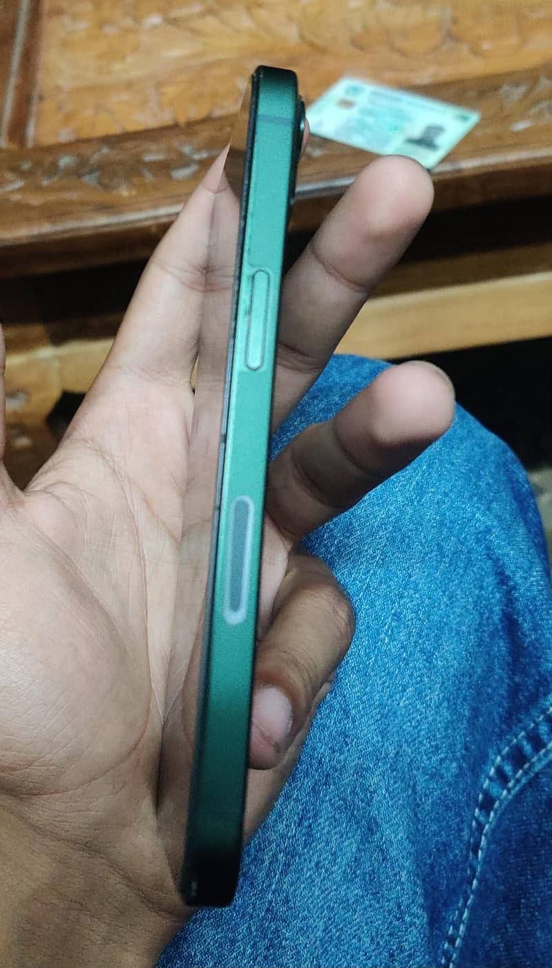 Apple iPhone 13 1