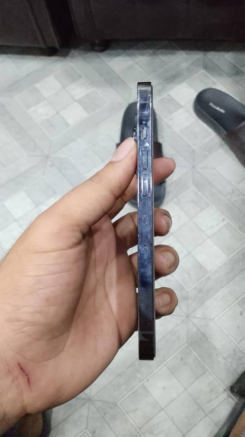 Apple iPhone 13 Pro 2