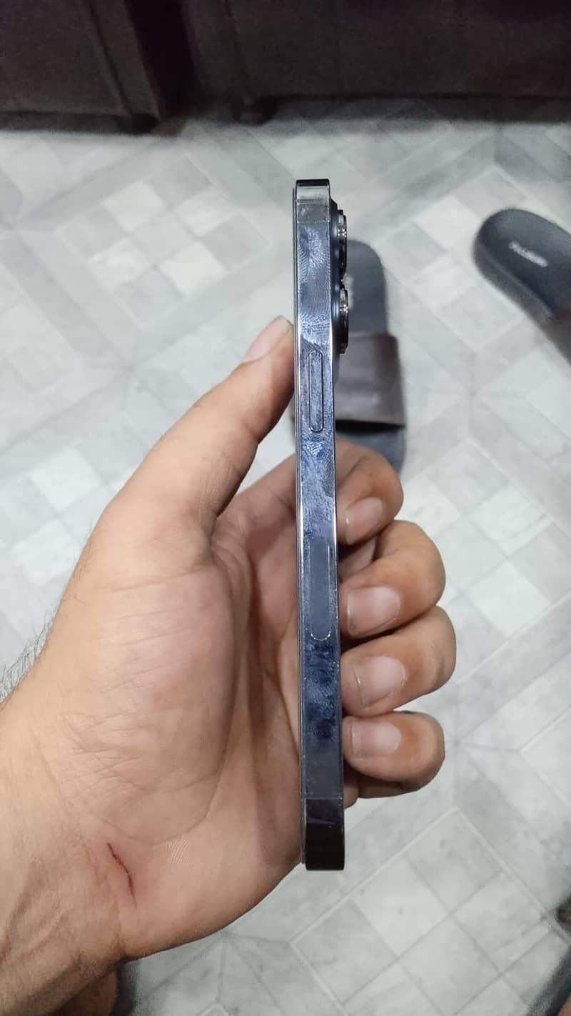 Apple iPhone 13 Pro 4