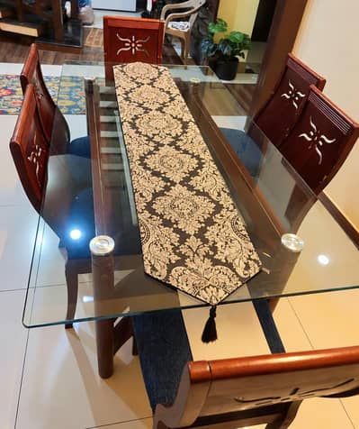 Dining table with 6 chairs