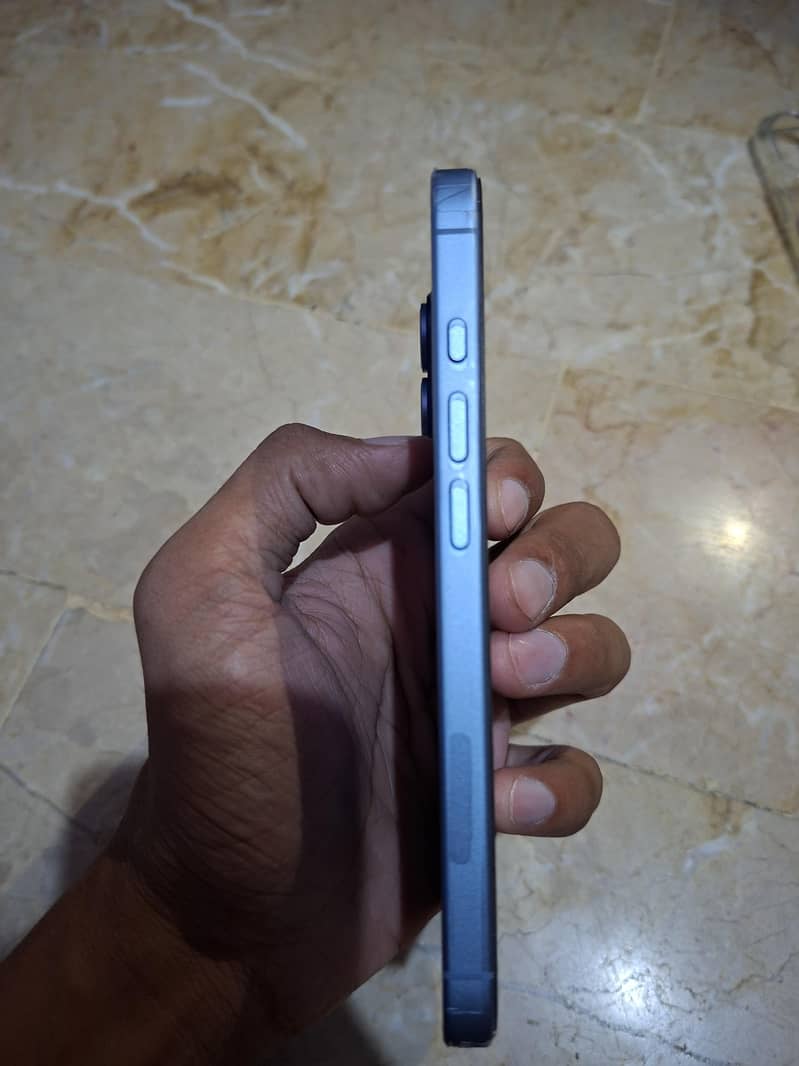 Apple iPhone 17 4