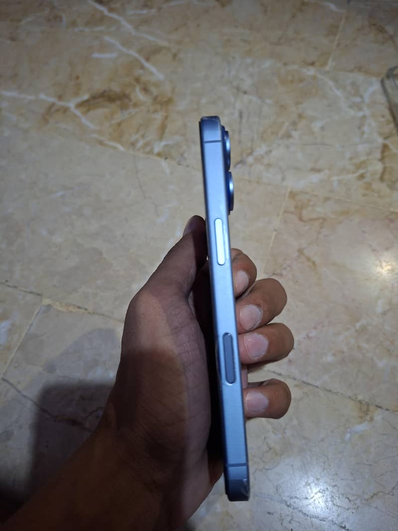 Apple iPhone 17 5