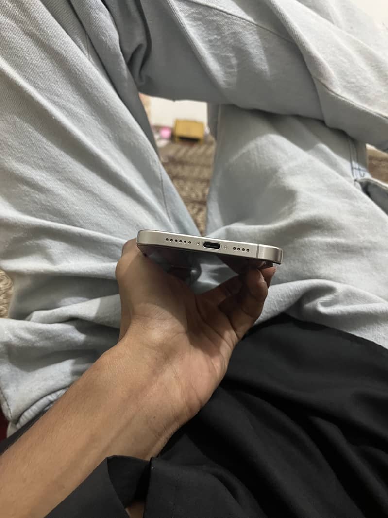 Apple iPhone 15 Pro Max 7