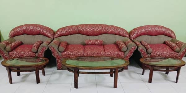 FREE coffee tables 5 seater sofa set/gizri/good condition/urgent sale