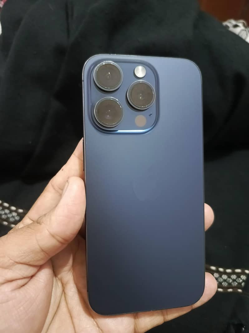 Apple iPhone 15 Pro 0