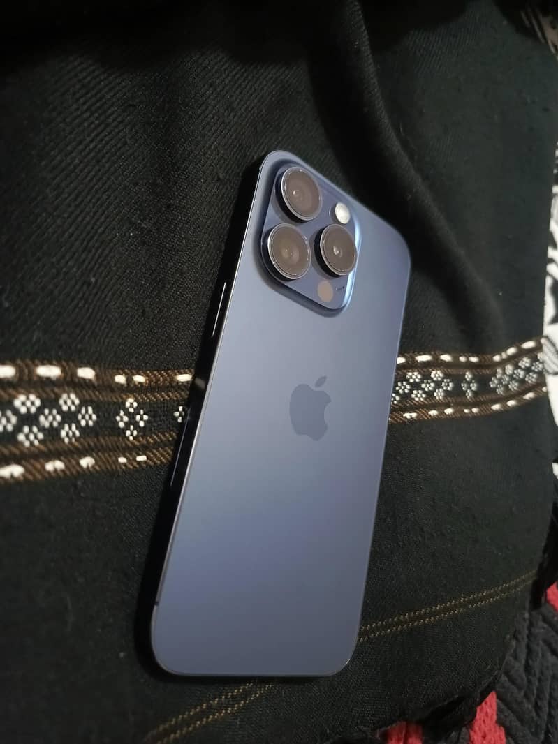 Apple iPhone 15 Pro 2