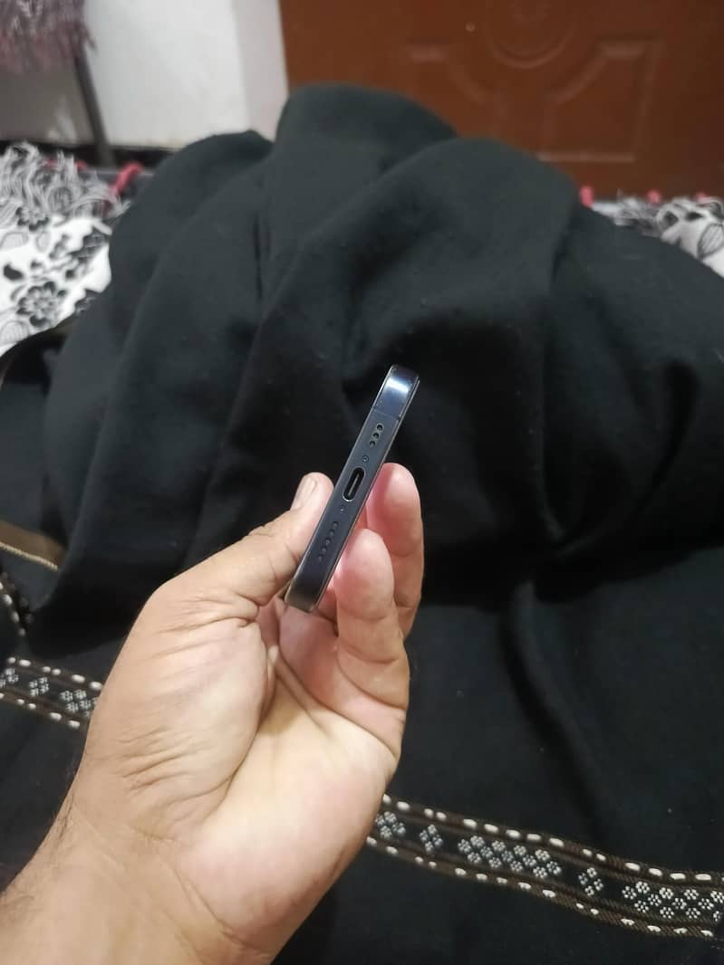 Apple iPhone 15 Pro 7