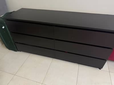 Bedroom furniture set