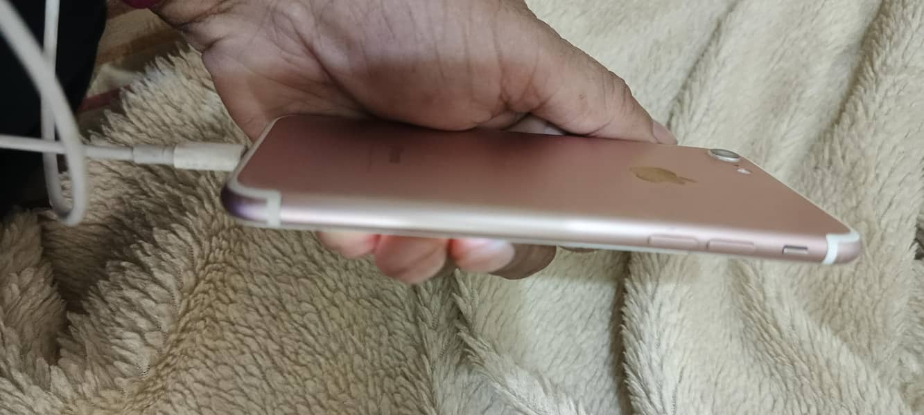 Apple iPhone 7 5