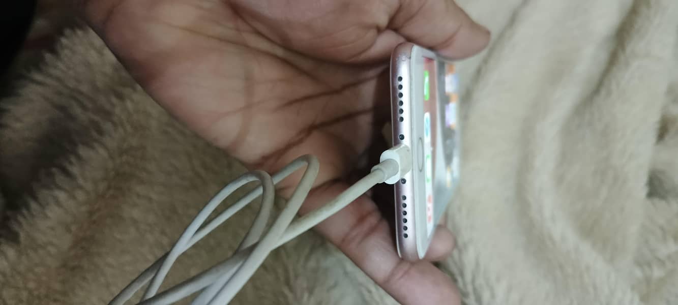 Apple iPhone 7 9