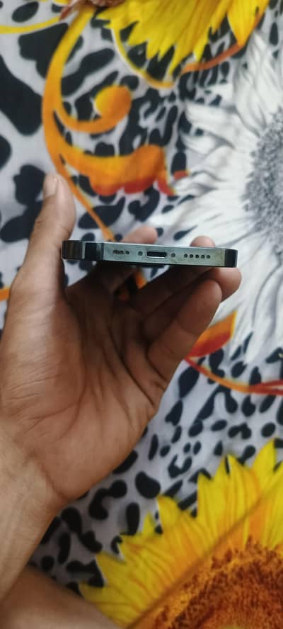 Apple iPhone 12 pro       03234747166