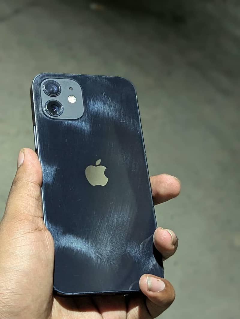 Apple iPhone 12 1