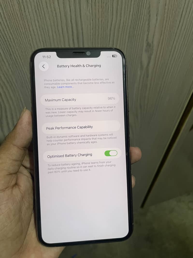Apple iPhone 11 Pro Max 4