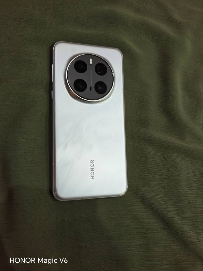 Honor Magic7 Pro 1