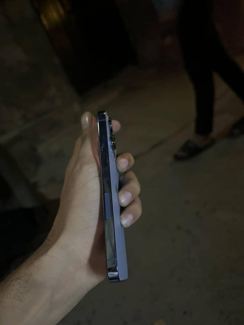 Apple iPhone 13 Pro 2