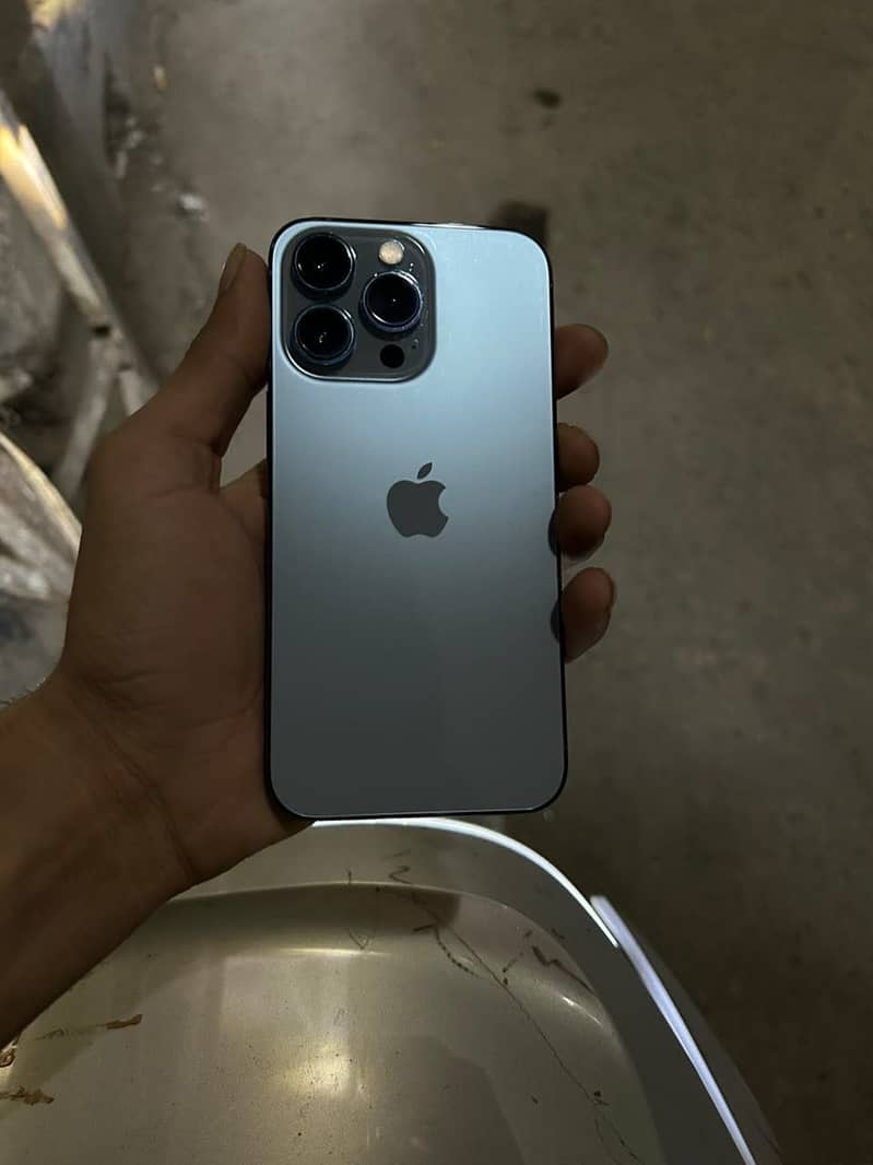 Apple iPhone 13 Pro 3