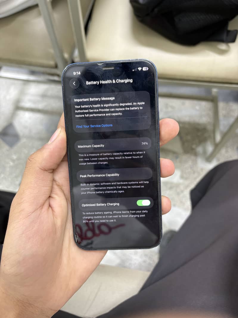 Apple iPhone 12 4