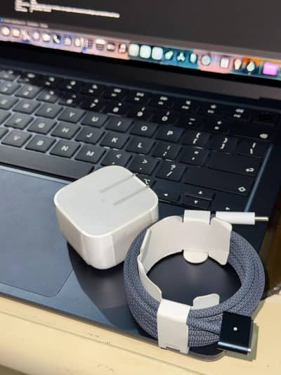 Brand New MacBook Air M5 Midnight 16GB / 1TB – Fresh Open Box (Urgent)