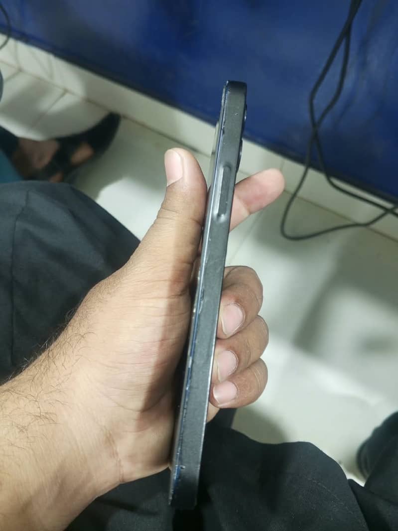 Apple iPhone 12 4