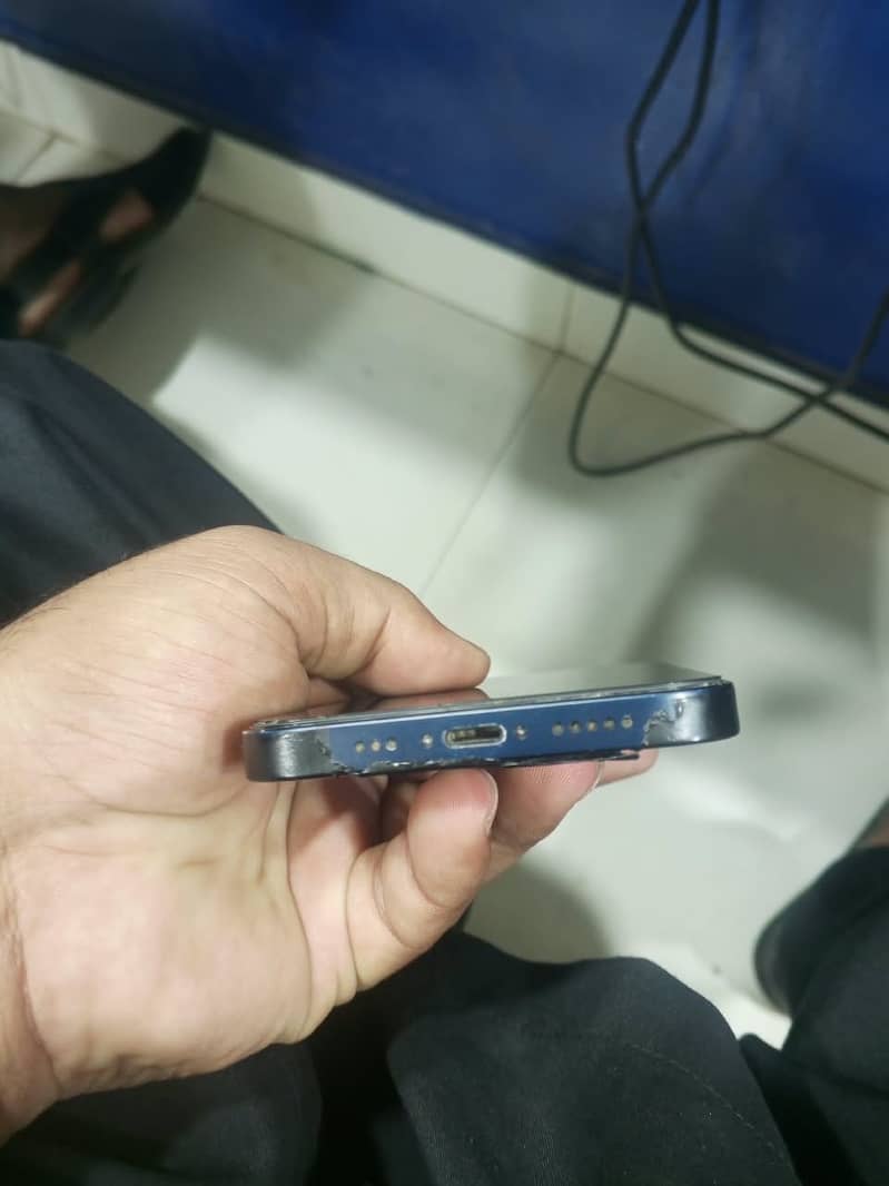 Apple iPhone 12 5