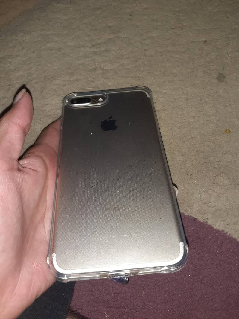 Apple iPhone 7 Plus 1