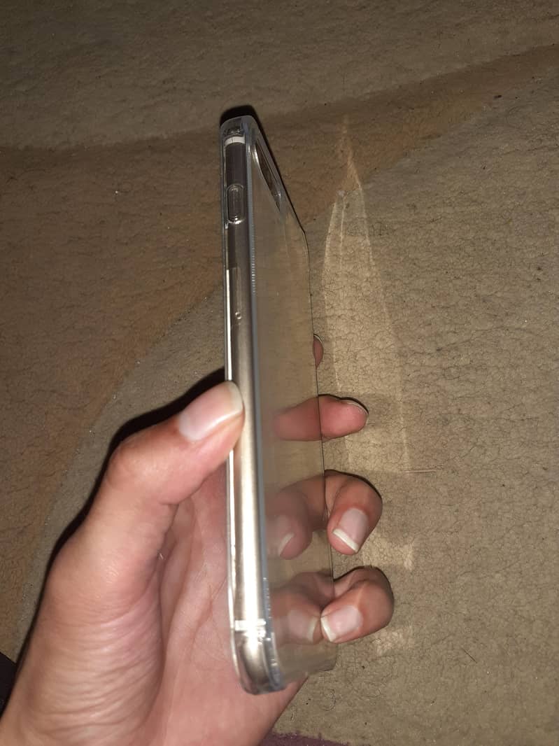 Apple iPhone 7 Plus 2