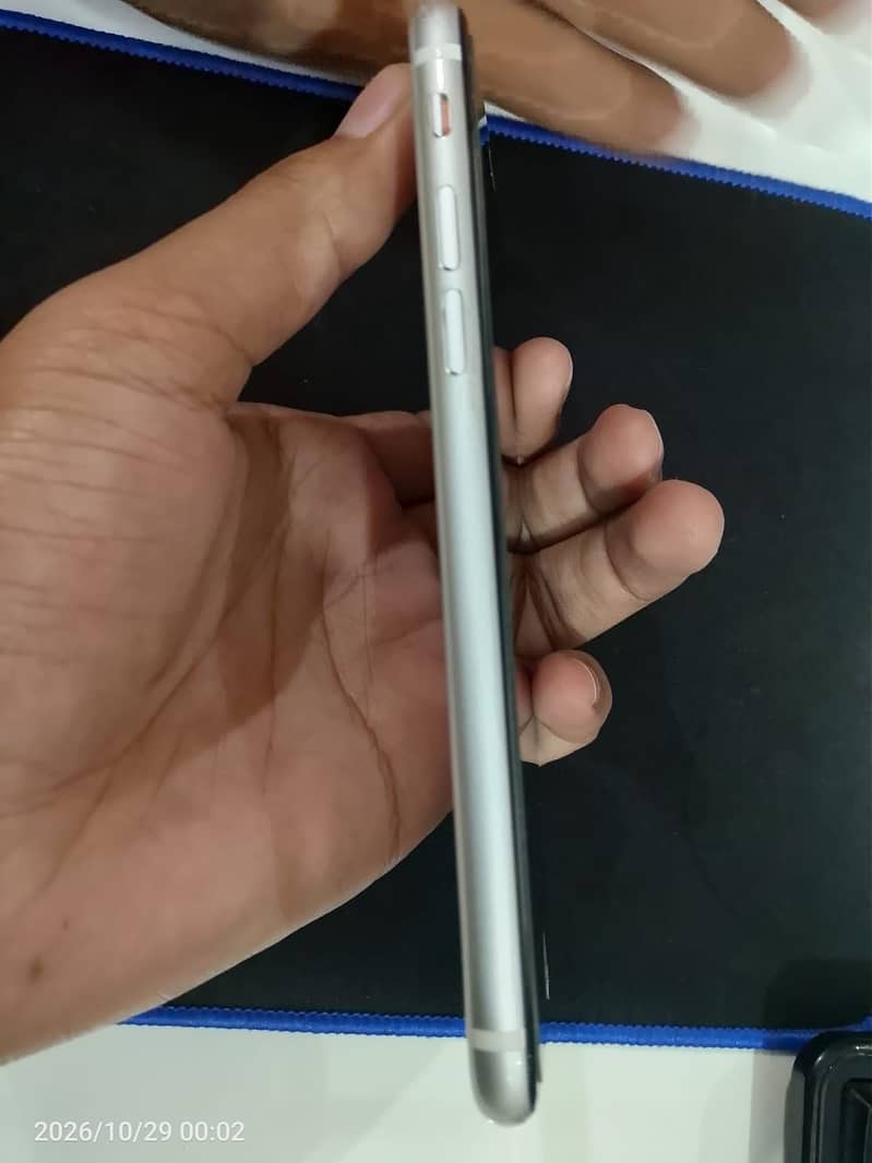 Apple iPhone SE(2nd generation) 0