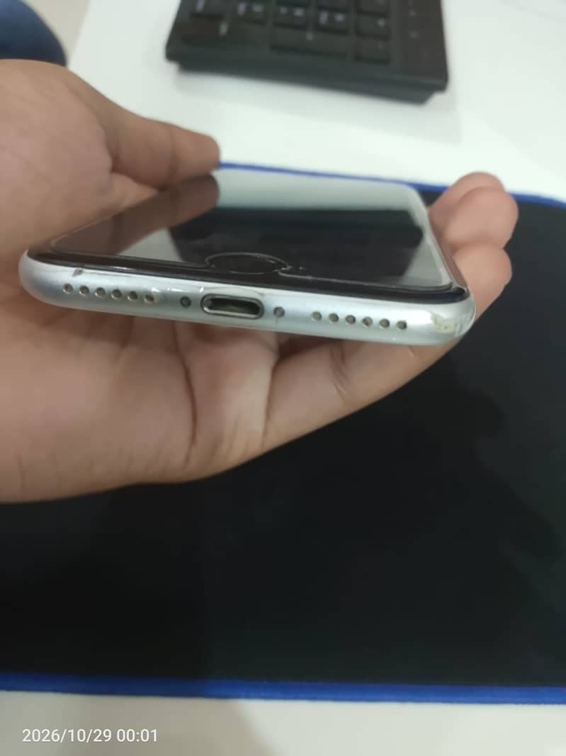 Apple iPhone SE(2nd generation) 2