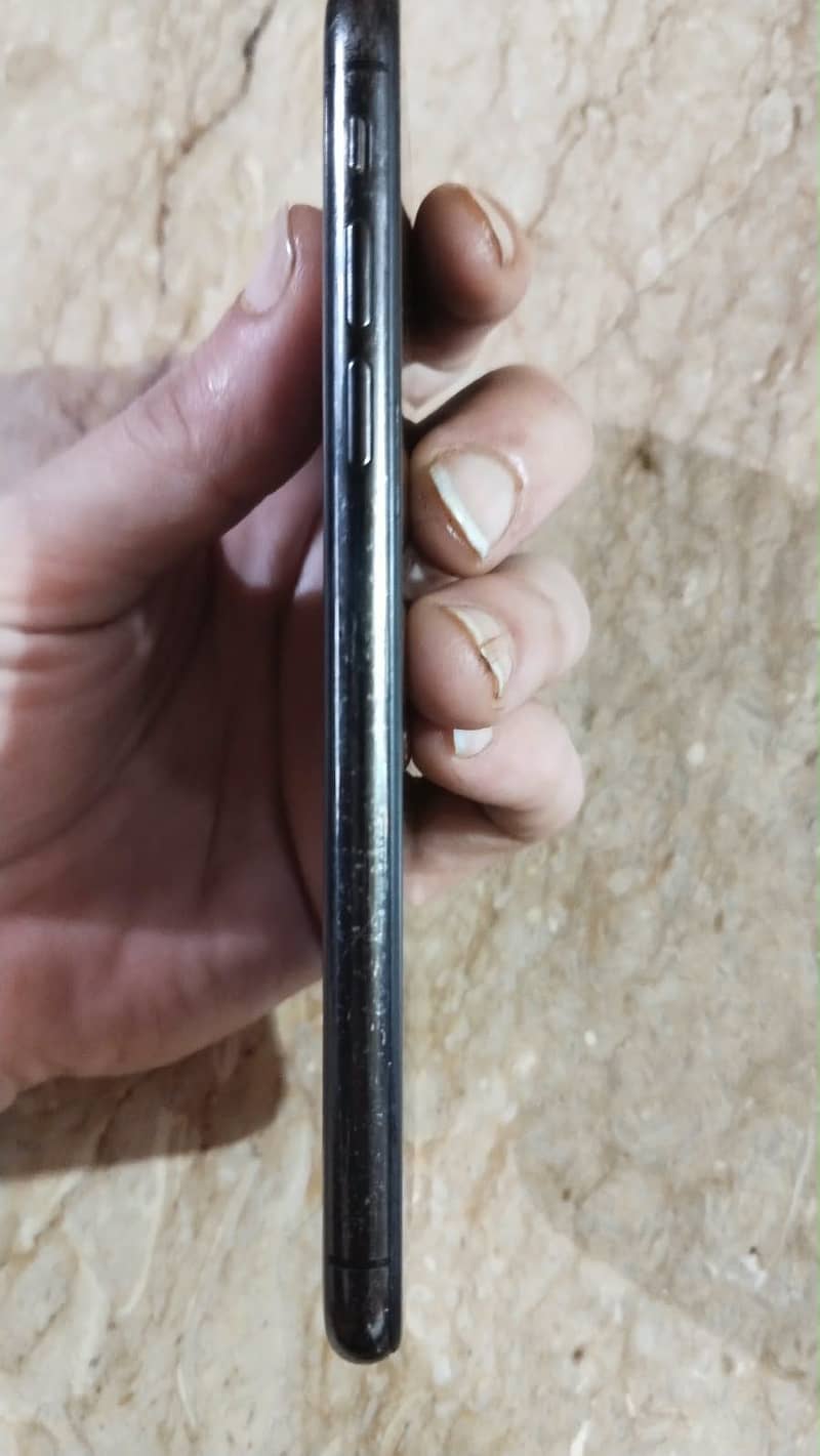 Apple iPhone X 5
