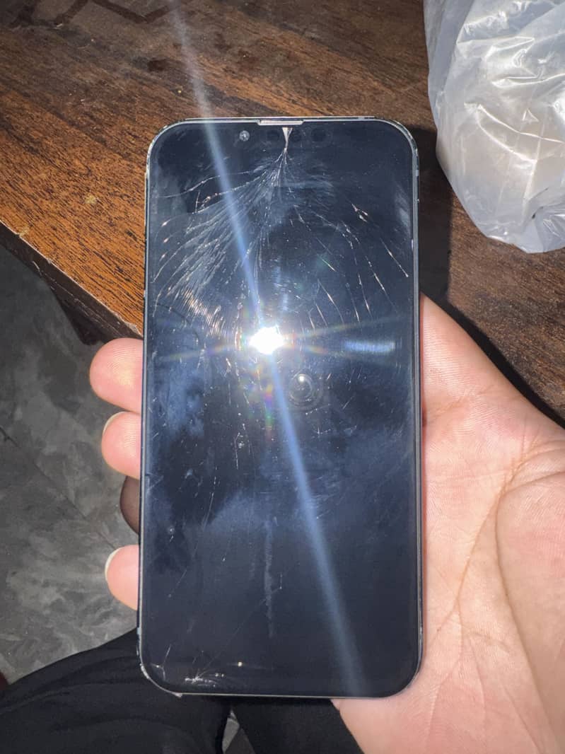 Apple iPhone 13 6