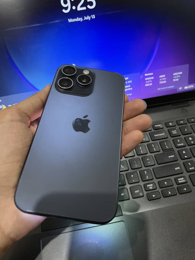 Apple iPhone 15 Pro Max 1