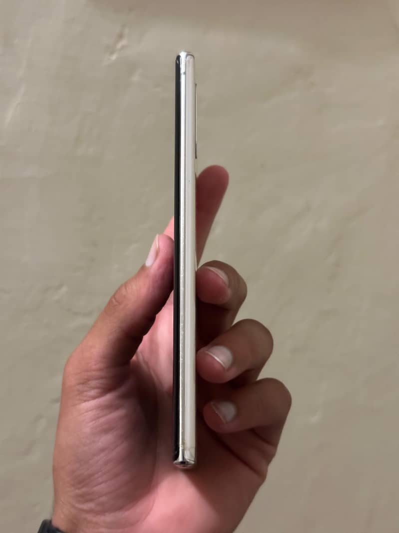 Samsung Mobile Note 10 Plus 6