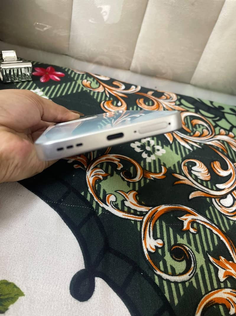 OPPO A6s 4