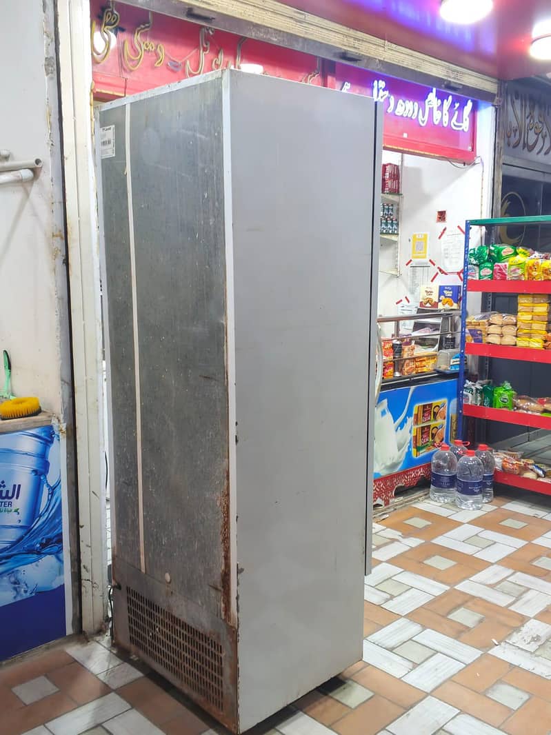 Cake fridge 2