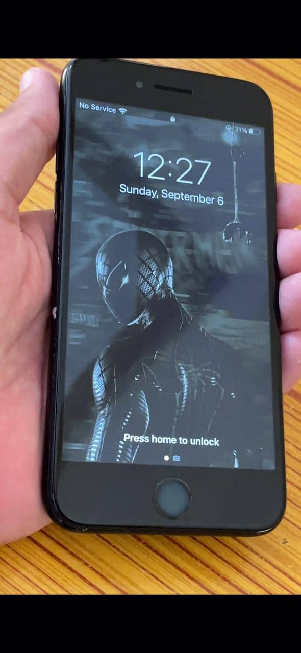 Apple iPhone 7 Plus 0