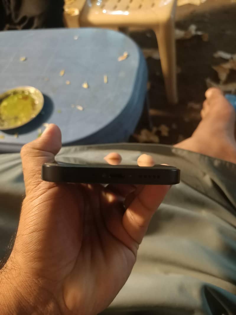 Apple iPhone 13 2