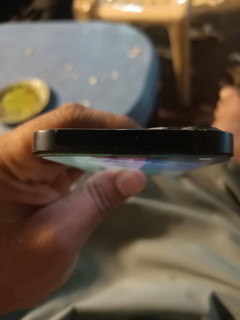 Apple iPhone 13 4