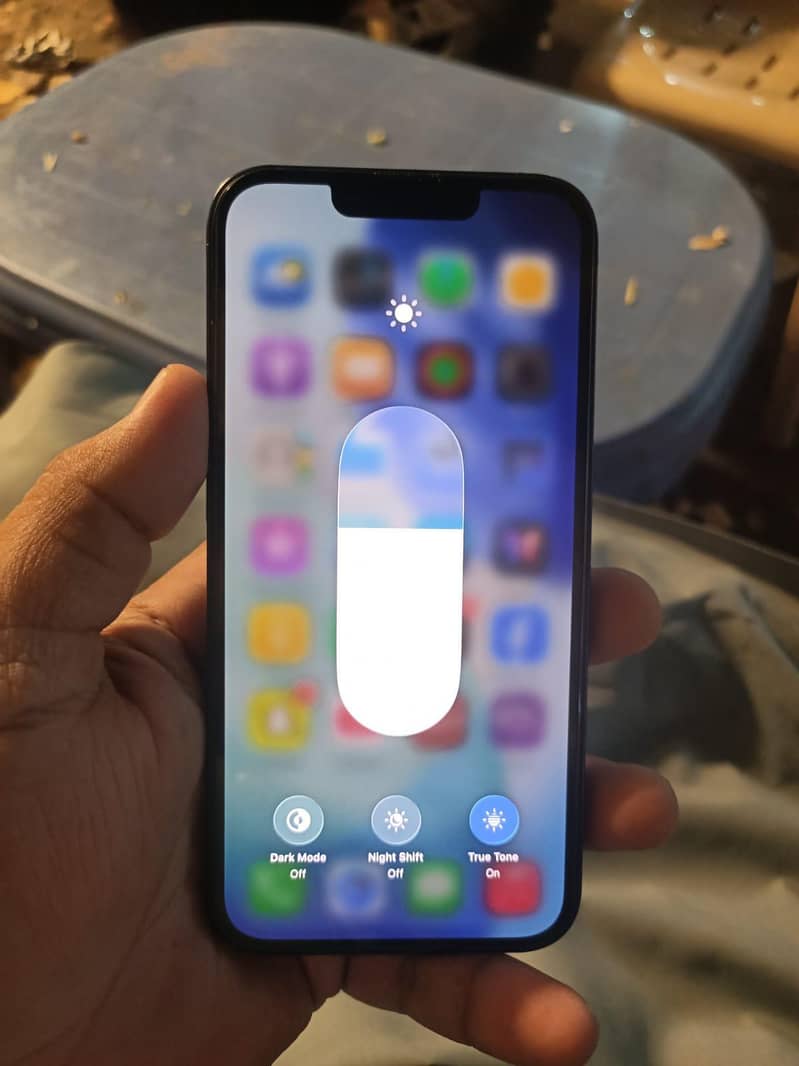 Apple iPhone 13 5