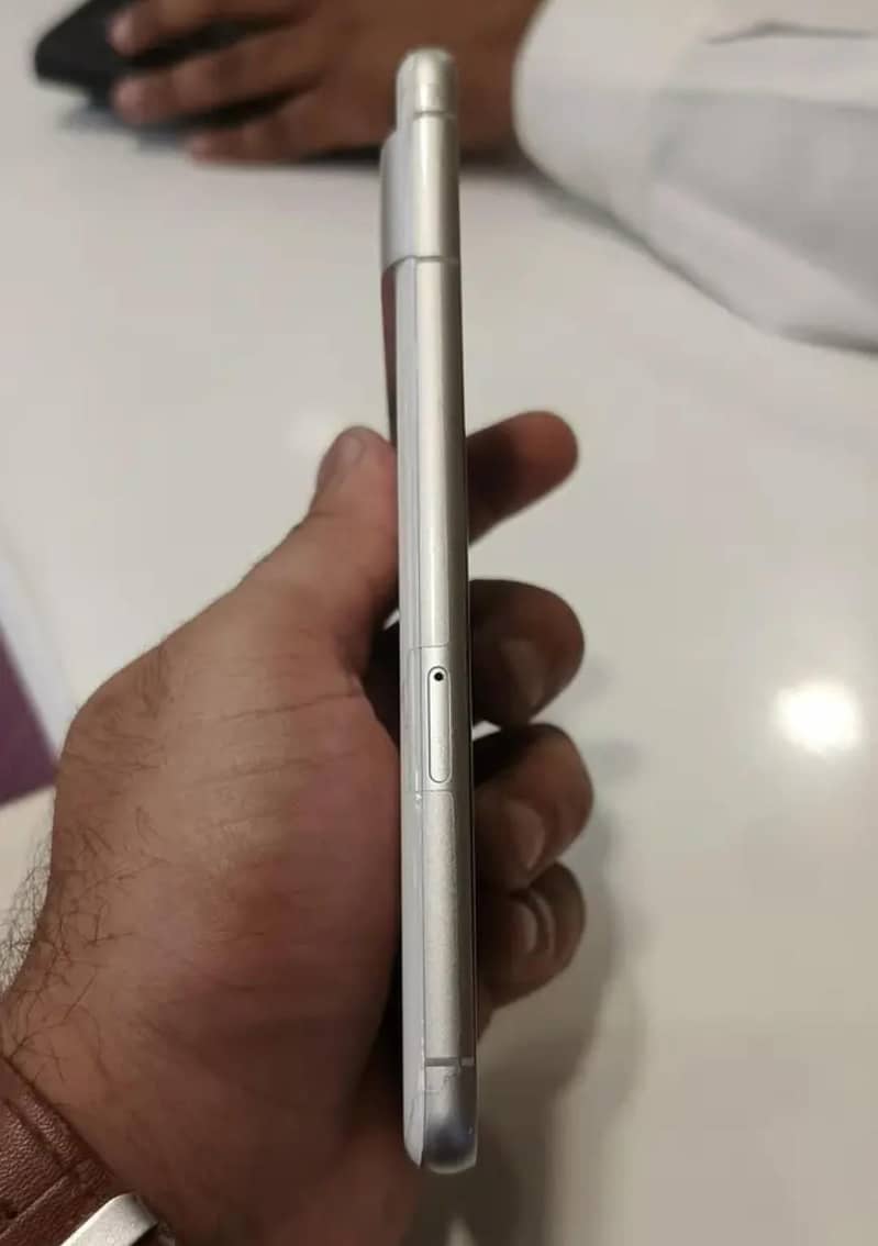 Google Pixel 7 4