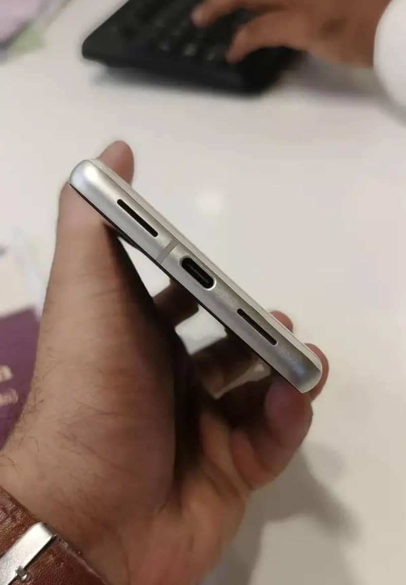 Google Pixel 7 5