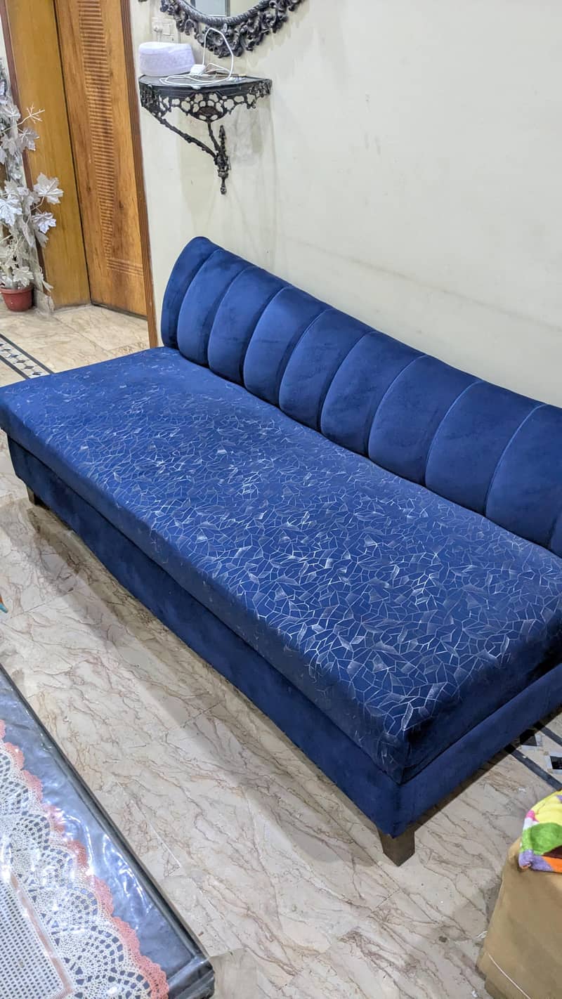 sofa / Sethi 0