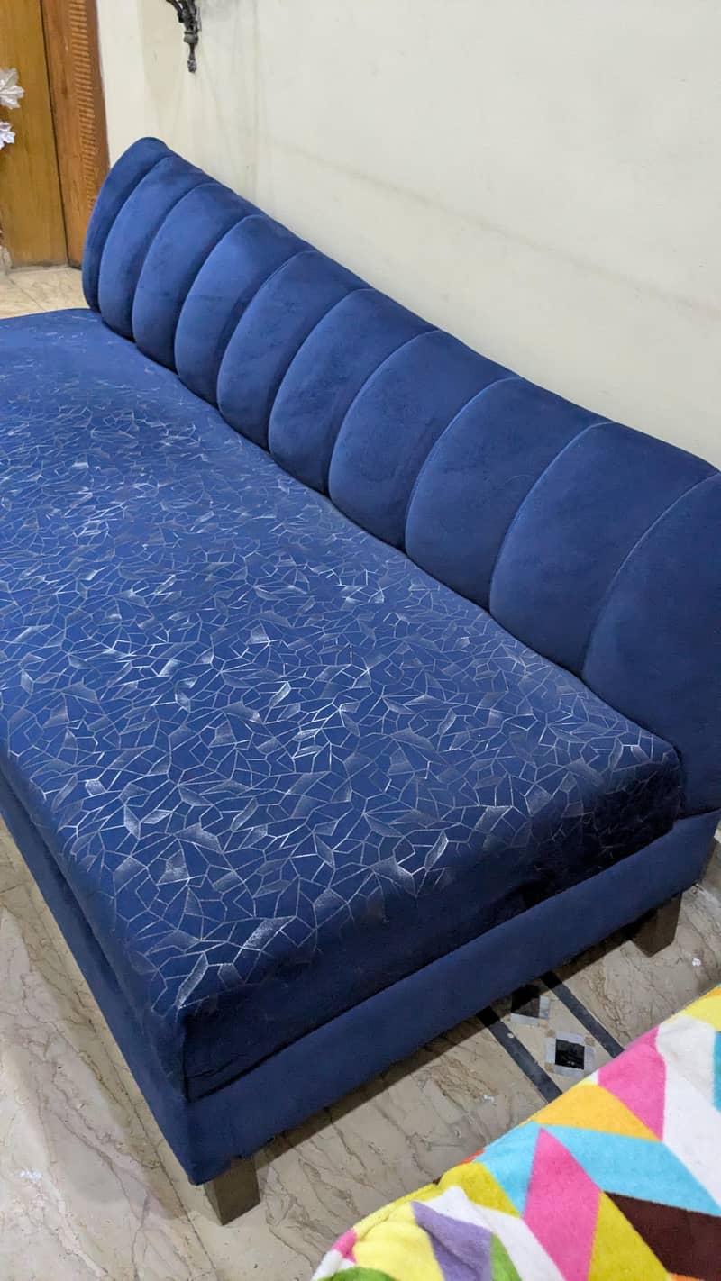 sofa / Sethi 1