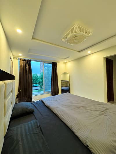 Daily basis luxury short stay apartment available in bahria town